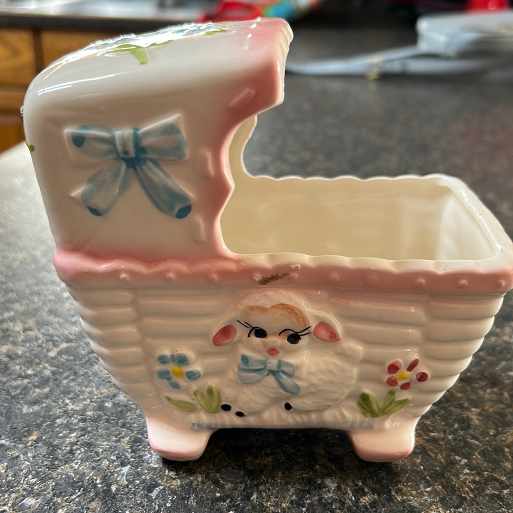 Musical planter vintage